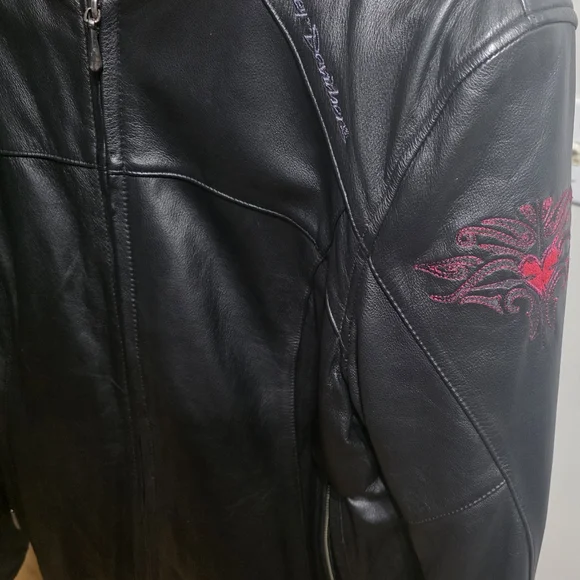 Harley-Davidson Black Leather Jacket with Red Design - Picture 11 of 13